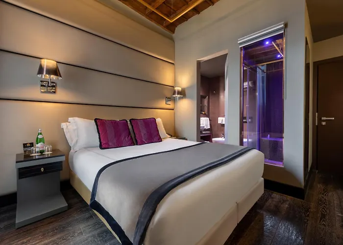 Torre Argentina Relais - Residenze Di Charme Konukevi