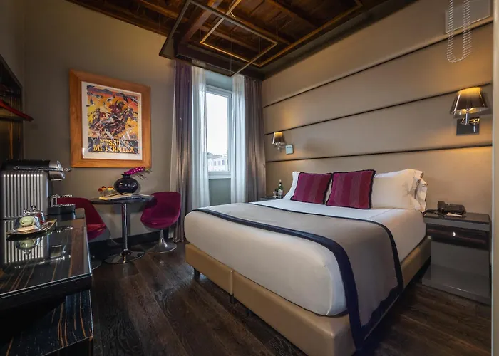 Torre Argentina Relais - Residenze Di Charme 4*