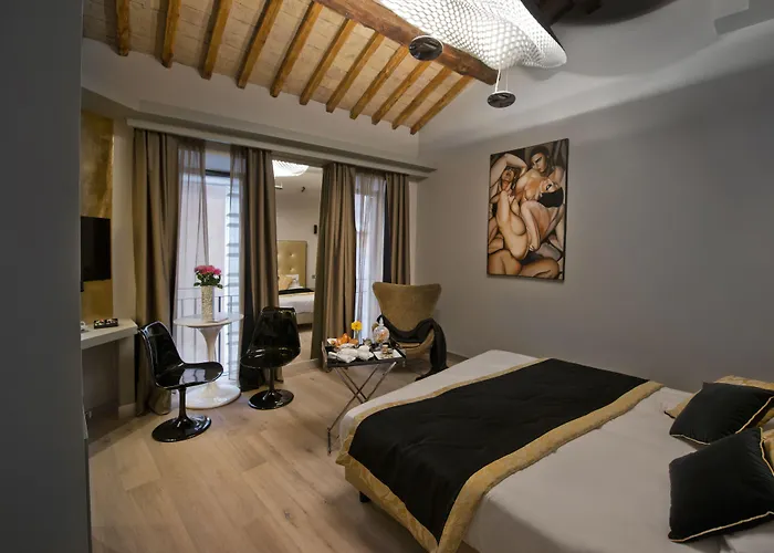 Torre Argentina Relais - Residenze Di Charme Konukevi