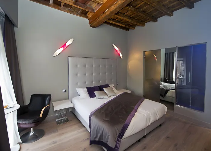 Konukevi Torre Argentina Relais - Residenze Di Charme