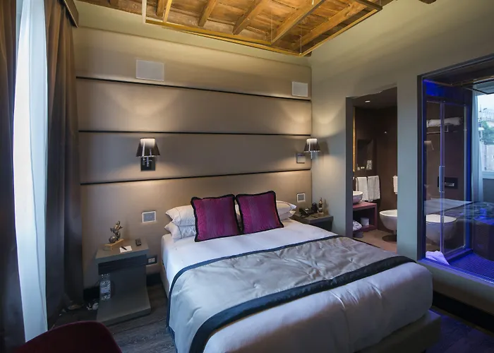 Konukevi Torre Argentina Relais - Residenze Di Charme 4*