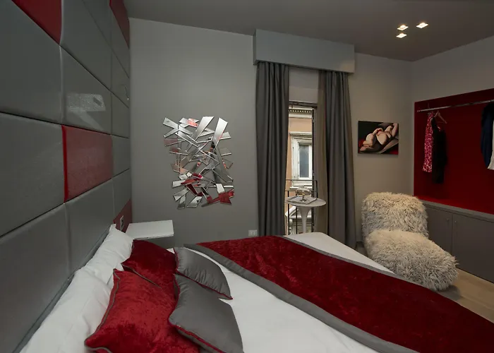 Konukevi Torre Argentina Relais - Residenze Di Charme 4*