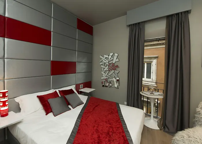 Torre Argentina Relais - Residenze Di Charme Konukevi