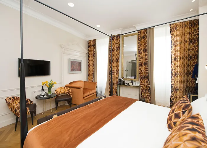 Torre Argentina Relais - Residenze Di Charme 4*
