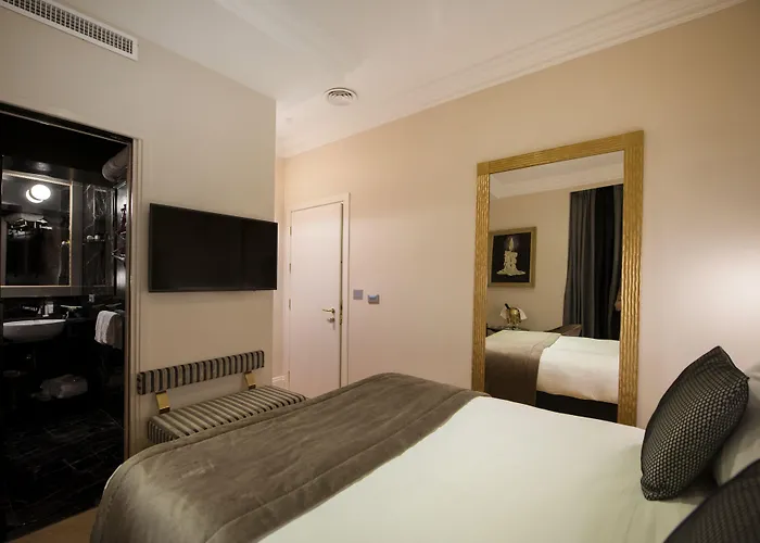 Konukevi Torre Argentina Relais - Residenze Di Charme Roma