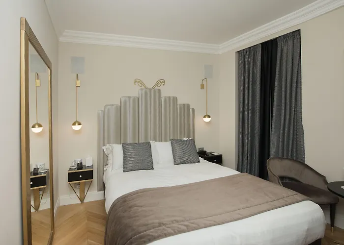 Torre Argentina Relais - Residenze Di Charme Konukevi 4*